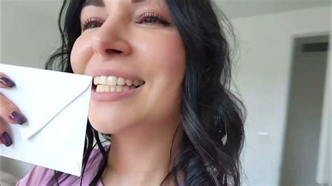 Alinity proves that her teeth are white : r/LivestreamFail